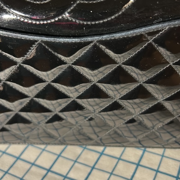 Vintage Chanel Black Quilted Patent leather Round top CC Flap Bag 1215c45 - Picture 9 of 16